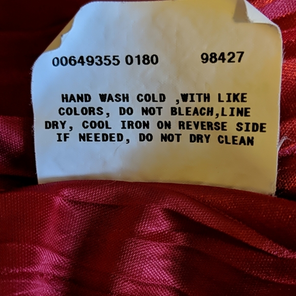 Red blouse - Picture 3 of 3